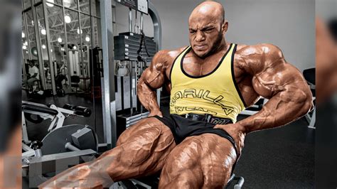 big ramy leg size.